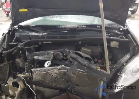 2014 Toyota Sienna Xle V6 8 Passenger z USA, uszkodzony, nr VIN 5TDYK3DC7ES484997